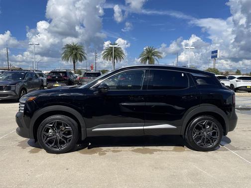 Super Black 2025 Nissan Kicks SR