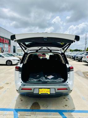 Everest White Pearl Tricoat 2026 Nissan Pathfinder SL