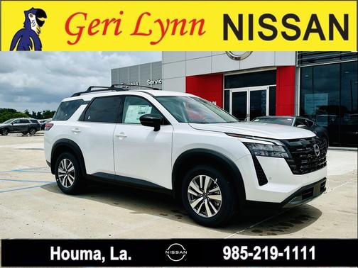 Everest White Pearl Tricoat 2026 Nissan Pathfinder SL