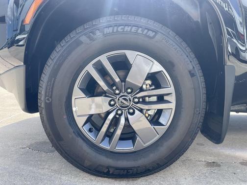 Super Black 2026 Nissan Frontier SV