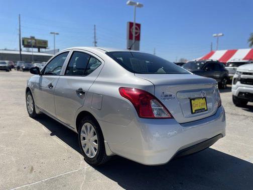 2019 Nissan Versa 1.6 S