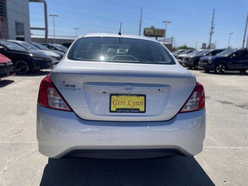 2019 Nissan Versa 1.6 S