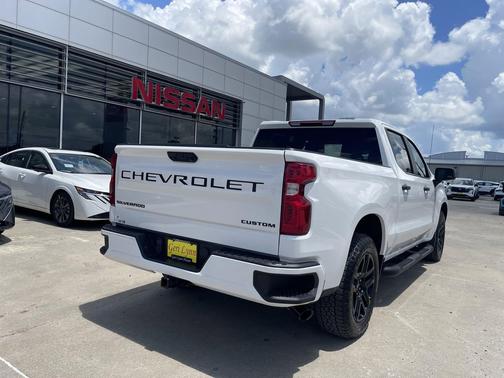 Summit White 2024 Chevrolet Silverado 1500 Custom