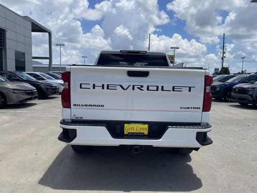 Summit White 2024 Chevrolet Silverado 1500 Custom