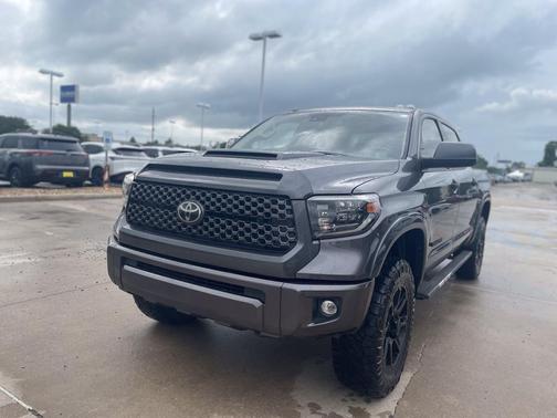 Gray 2019 Toyota Tundra SR5