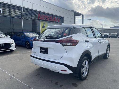 2025 Nissan Kicks S