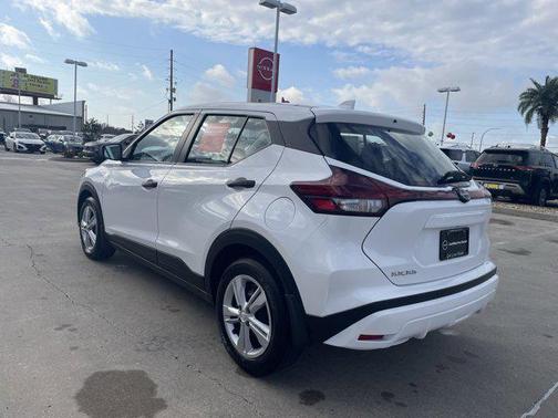 2025 Nissan Kicks S