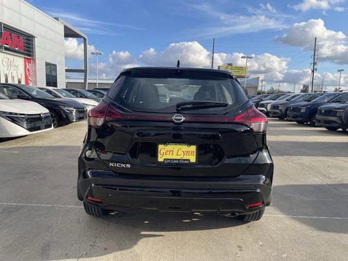 2025 Nissan Kicks S