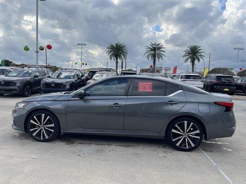 2021 Nissan Altima SR FWD