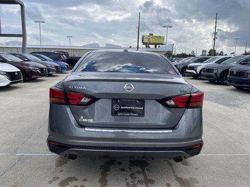 2021 Nissan Altima SR FWD