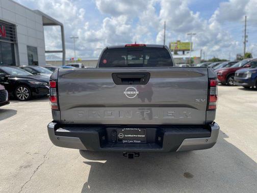 2024 Nissan Frontier SV