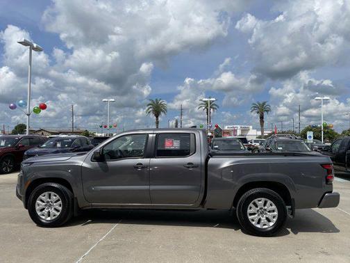 2024 Nissan Frontier SV