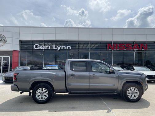 2024 Nissan Frontier SV