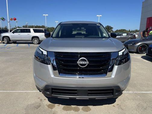 2025 Nissan Pathfinder S FWD
