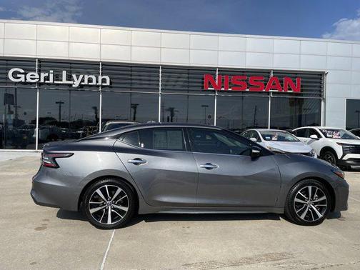 2022 Nissan Maxima SV Xtronic CVT