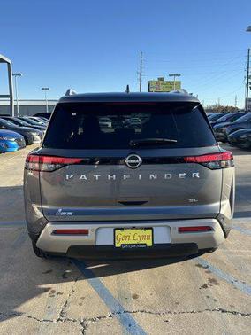 2025 Nissan Pathfinder SL FWD