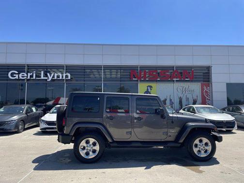 Granite Crystal Metallic Clearcoat 2014 Jeep Wrangler Unlimited Sahara