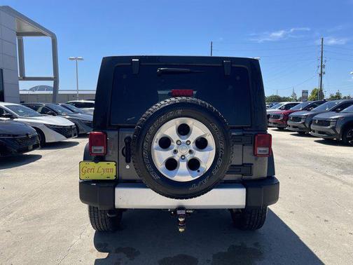 Granite Crystal Metallic Clearcoat 2014 Jeep Wrangler Unlimited Sahara