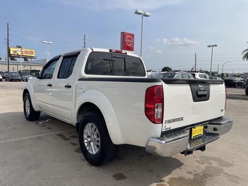 Glacier White 2019 Nissan Frontier SV