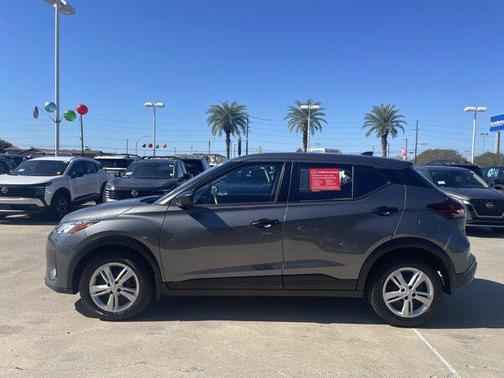 2025 Nissan Kicks S