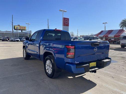 2024 Nissan Frontier SV