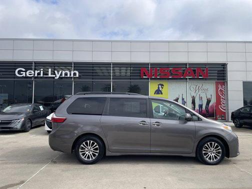 2018 Toyota Sienna XLE Premium