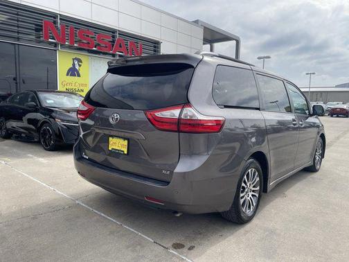 2018 Toyota Sienna XLE Premium