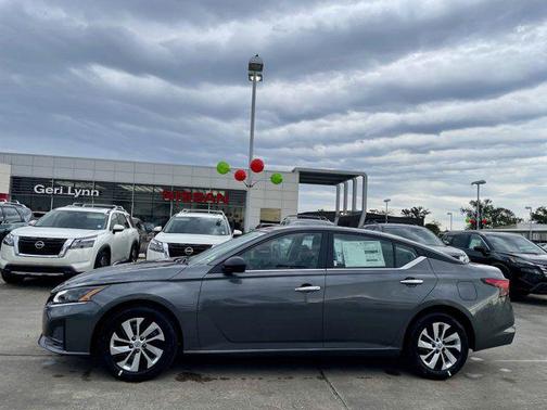 2025 Nissan Altima S FWD
