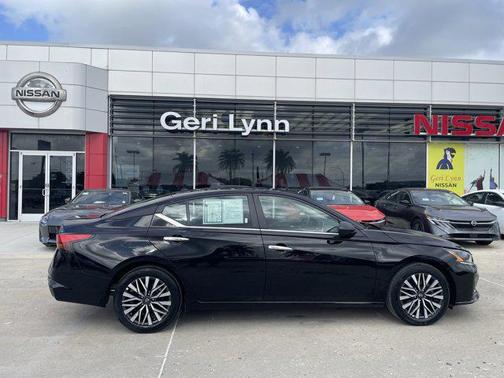 2025 Nissan Altima SV FWD