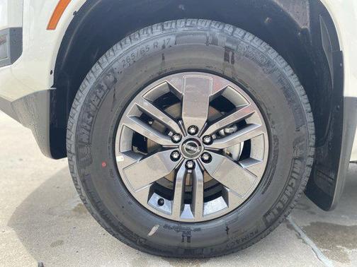 Glacier White 2026 Nissan Frontier SV