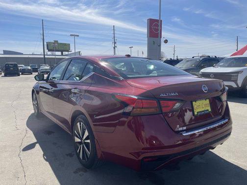 2021 Nissan Altima 2.5 SV