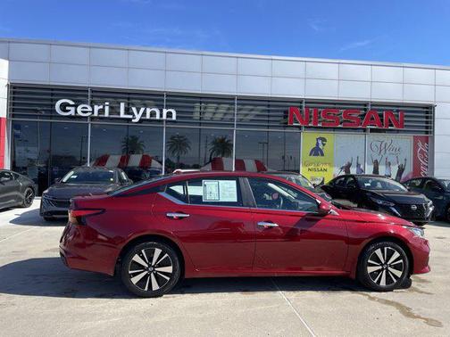 2021 Nissan Altima 2.5 SV