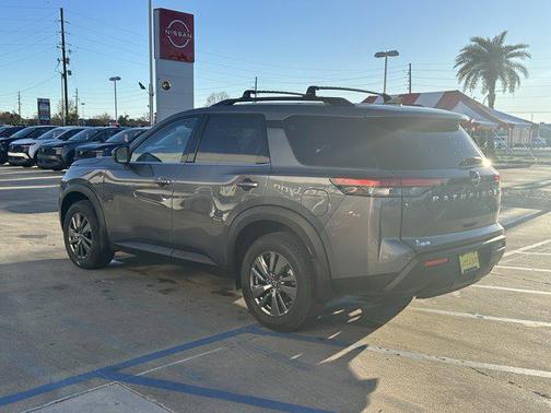 2025 Nissan Pathfinder SV FWD