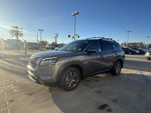 2025 Nissan Pathfinder SV FWD