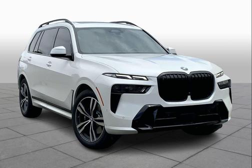 Mineral White Metallic 2025 BMW X7 xDrive40i