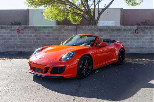 2018 Porsche 911 Carrera GTS