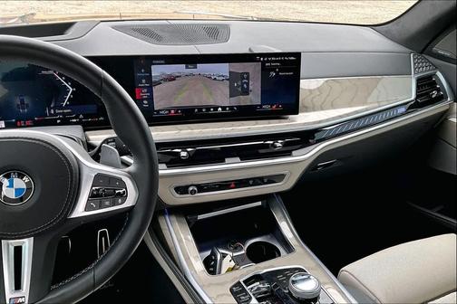 2024 BMW X7 M60i