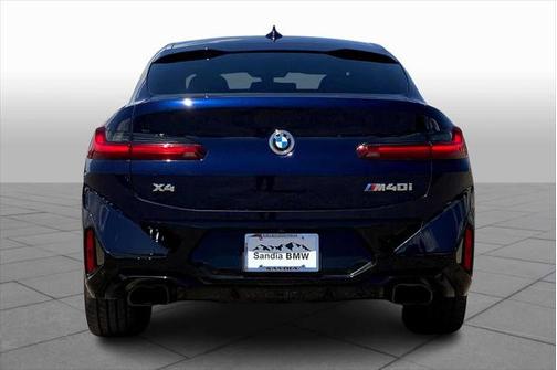 2022 BMW X4 M40i