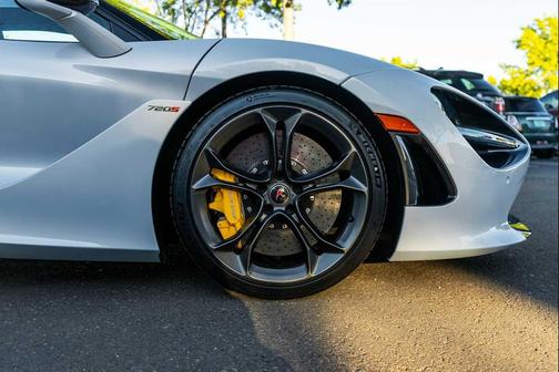 2018 McLaren 720S Base