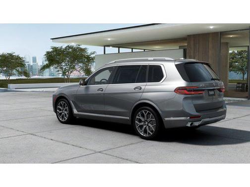 Gray 2026 BMW X7 xDrive40i