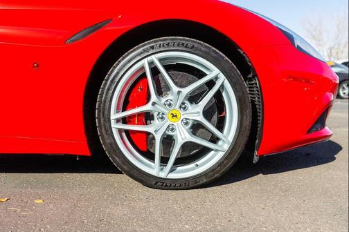 2016 Ferrari California T