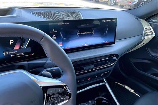 2025 BMW 230 i xDrive