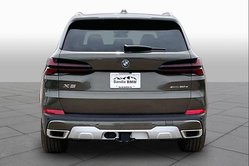 Manhattan Green Metallic 2026 BMW X5 PHEV xDrive50e