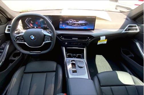 2025 BMW 330 i xDrive