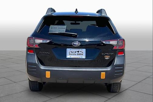 Crystal Black Silica 2022 Subaru Outback Wilderness