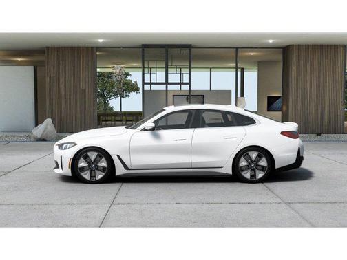 Mineral White Metallic 2026 BMW i4 Gran Coupe xDrive40