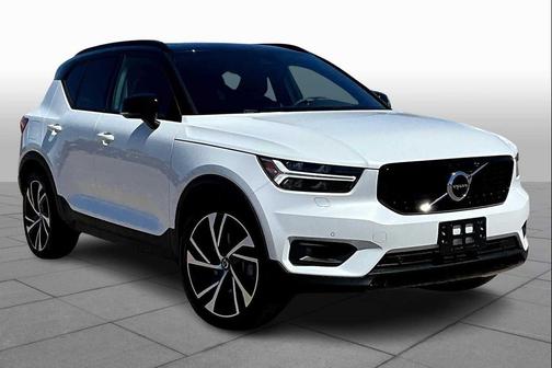 2022 Volvo XC40 T5 R-Design
