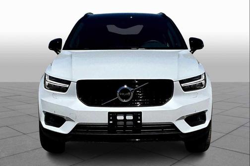 2022 Volvo XC40 T5 R-Design