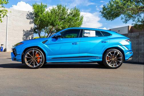 2023 Lamborghini Urus S