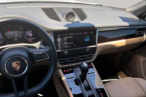 White 2024 Porsche Macan Macan